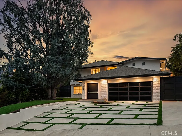 19660 Valdez Dr — Photo 1
