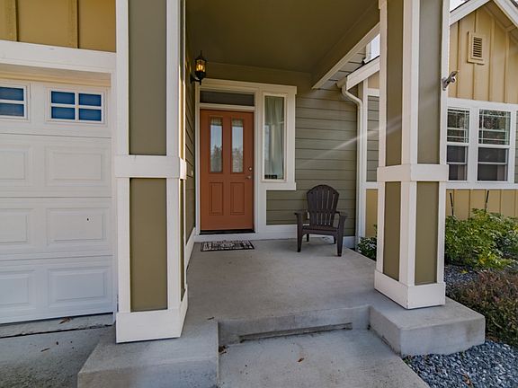 3rd image of 2603 Chateau Dr