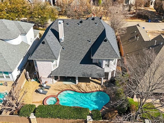 3rd image of 1308 Regency Ct