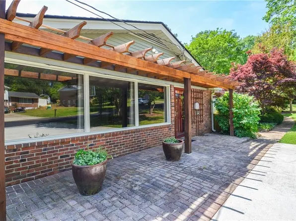 5586 Crestwood Dr, Stone Mountain, GA 30087