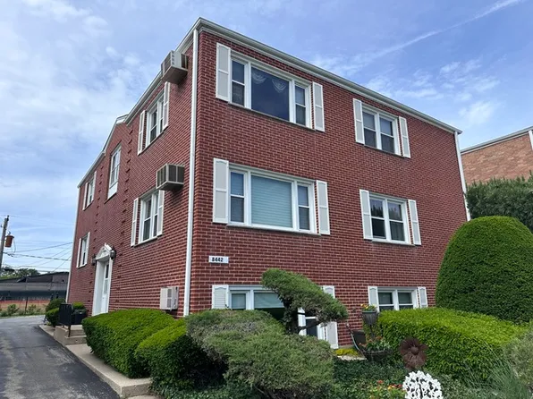 8442 W Oak Ave #G, Niles, IL 60714