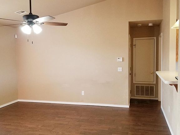 4th image of 917 N Windermere Dr