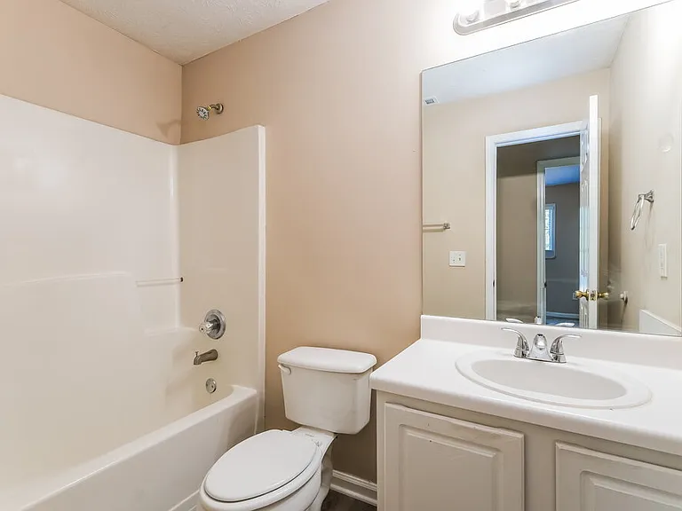 5400 Princeton Oaks Dr — Photo 15