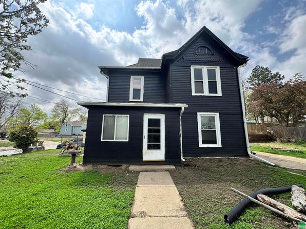 1902 W 4th St, Sioux City, IA 51103