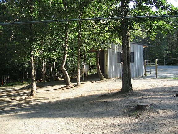 Horse Run-In Shed, Paddock, and Tackroom