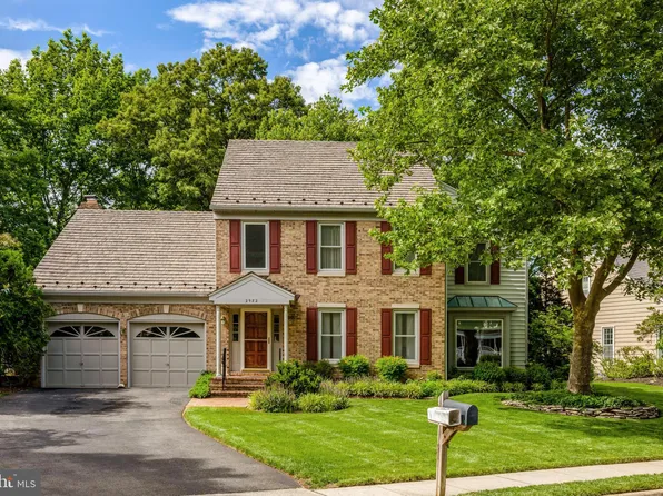 2982 Franklin Oaks Dr, Herndon, VA 20171
