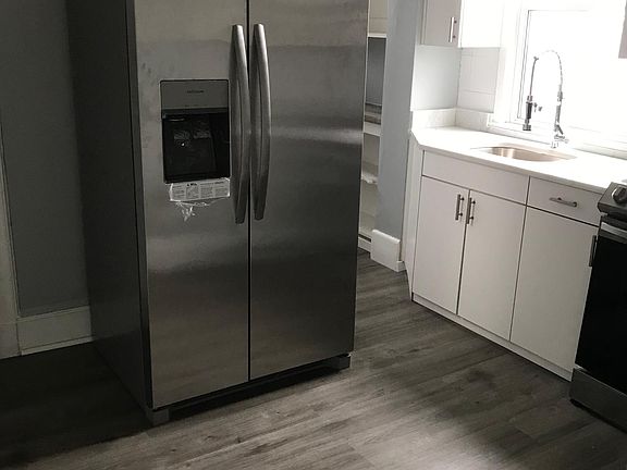 2nd image of 2940 Wickham Ave