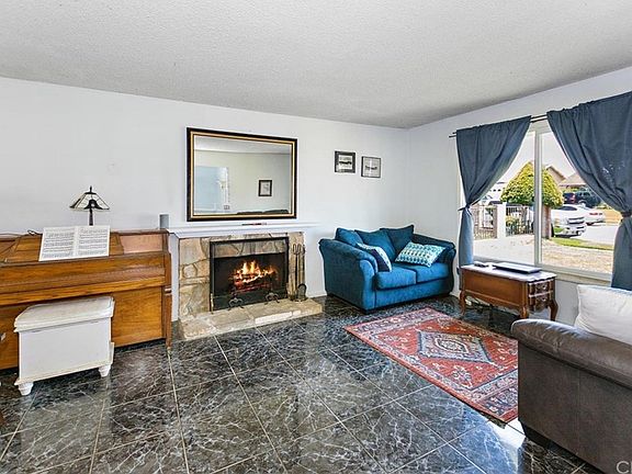 4th image of 3521 Stichman Ave