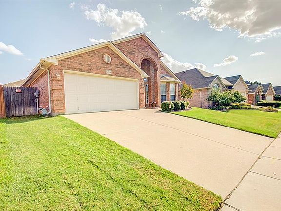 2nd image of 4720 Carolina Trace Trl