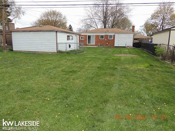 2nd image of 31601 Iroquois Dr