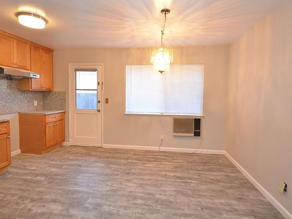 5th image of 4430 Hamilton Ave APT B