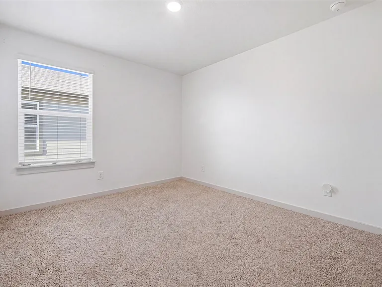 515 Millbrook Blvd — Photo 25