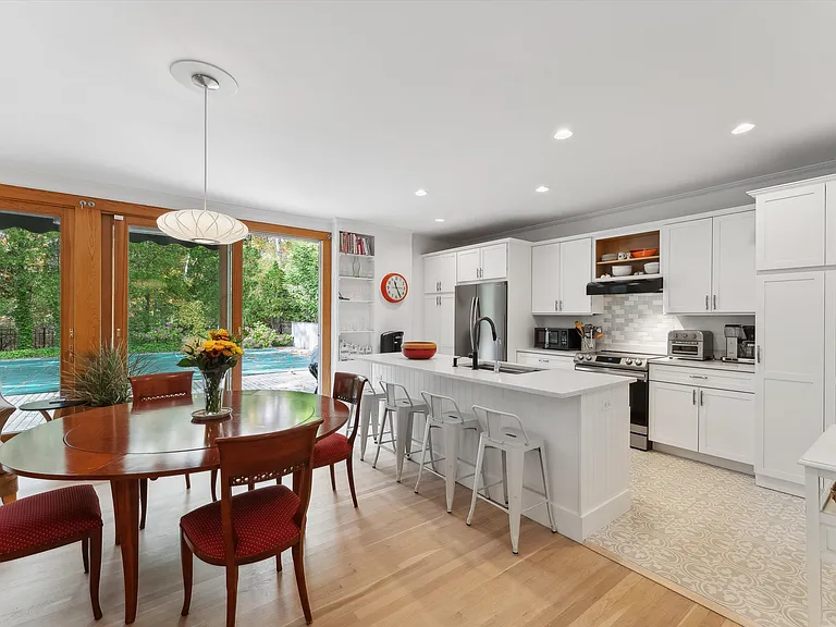 14 Foster Rd — Photo 6