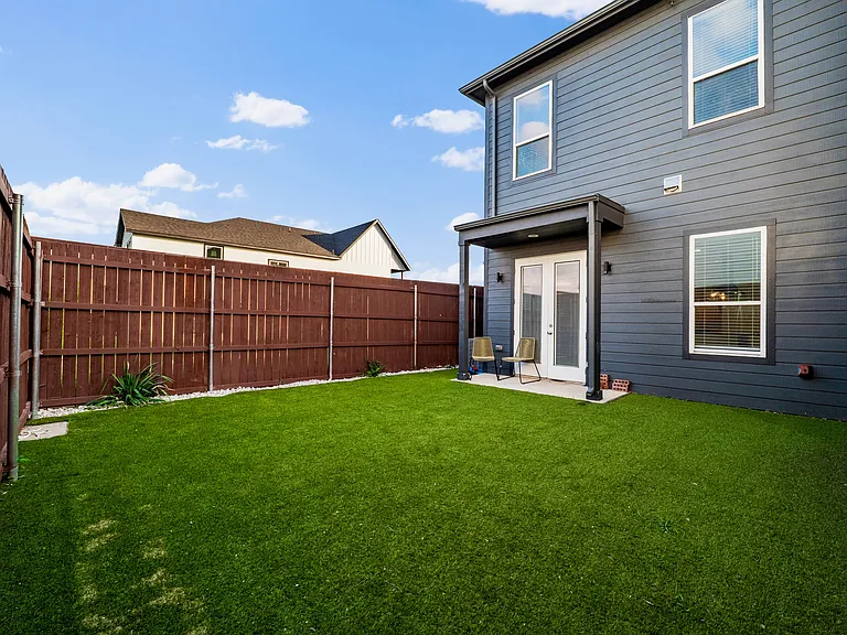 2406 Merlin St — Photo 33