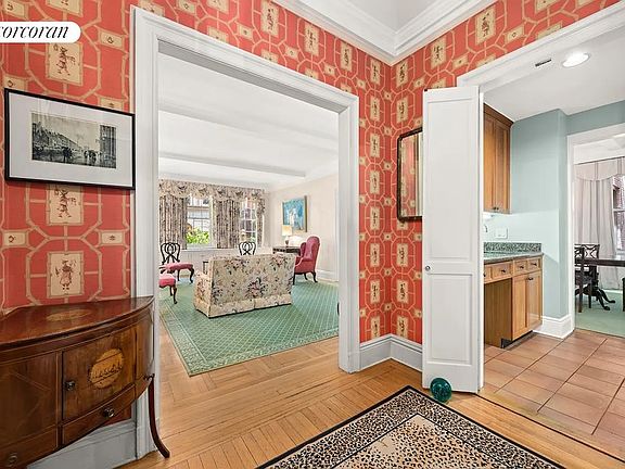 4th image of 4 E 95th St #2B