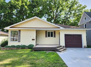 325 4th Ave SW, Plainview, MN 55964