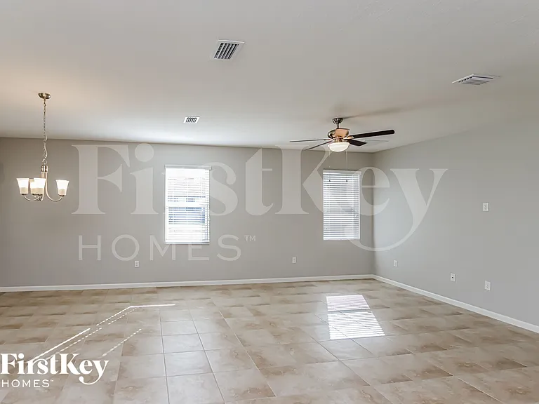740 Remington Green Dr SE — Photo 4