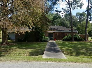 1215 S Hill St, Alvin, TX 77511