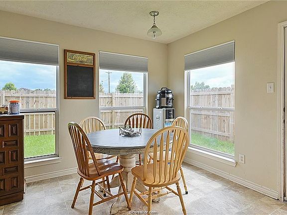 3rd image of 4001 Southern Trace Ct