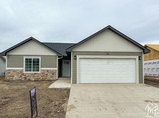 317 Sarah St, Garden City, KS 67846