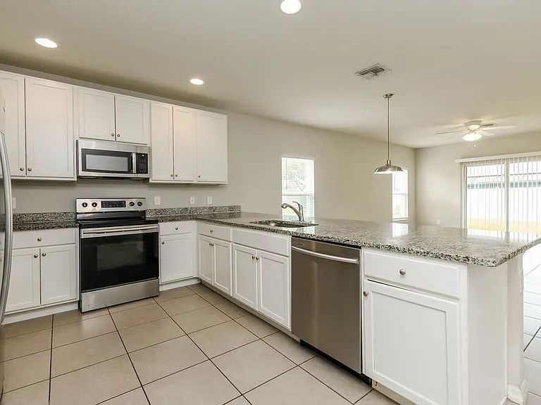 670 Basingstoke Ct — Photo 7