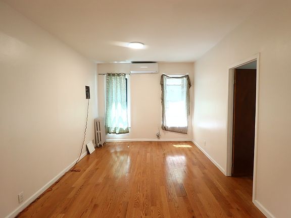 4th image of 648 Bradford St APT 1R