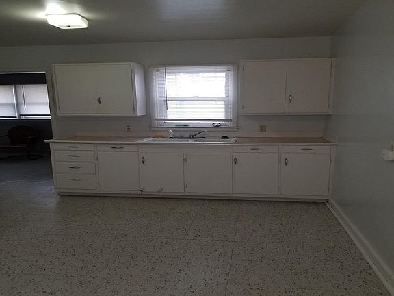 5th image of 1609 N Sheridan Ave