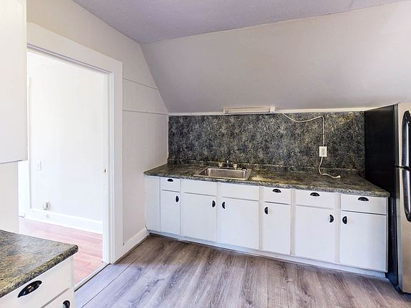 3rd image of 71 Lilac St #3
