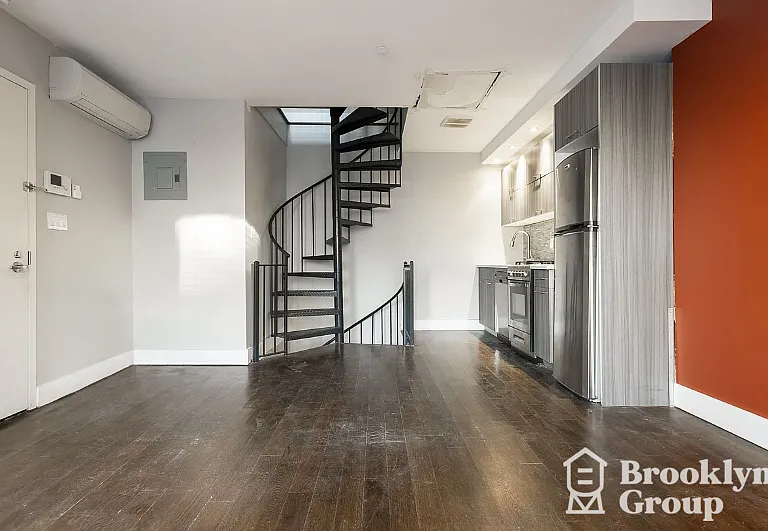 66 Pulaski St #2 — Photo 1
