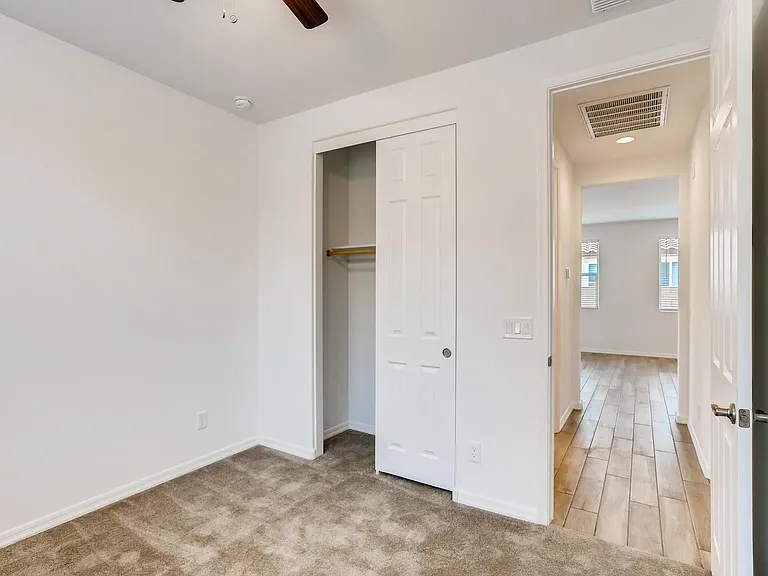 10819 W Lincoln St — Photo 21