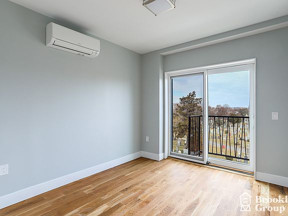 3rd image of 314 Woodward Ave APT 3B
