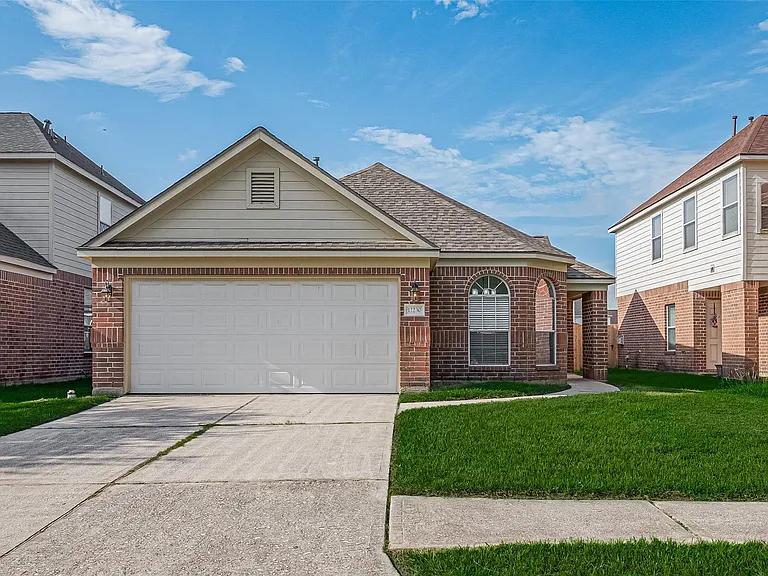 12230 Hawthorne Hill Cir — Photo 1