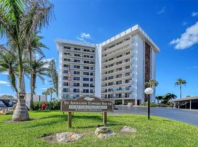 1 Benjamin Franklin Dr, Sarasota, FL
