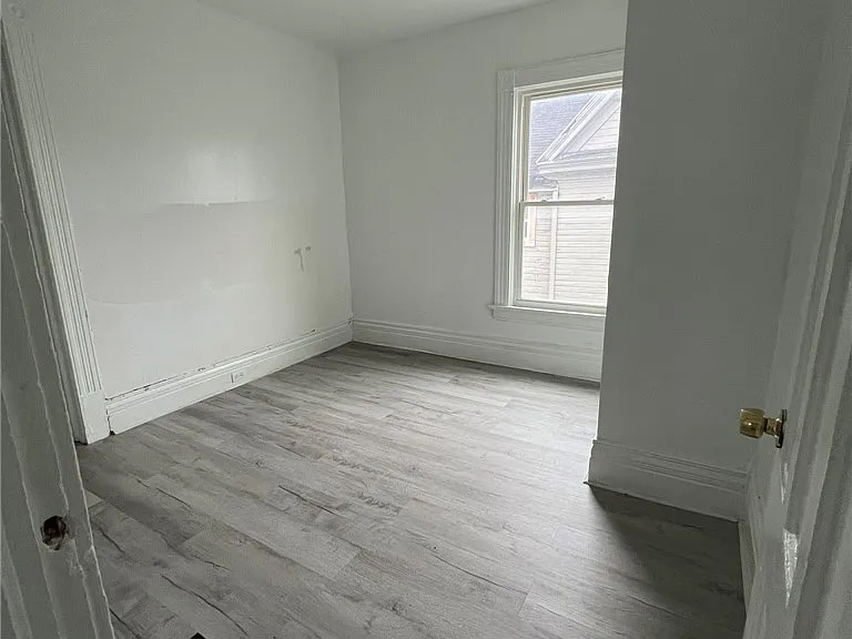 229 Kellogg St — Photo 8