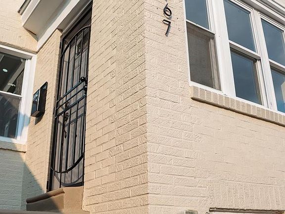2nd image of 4767 Loring St