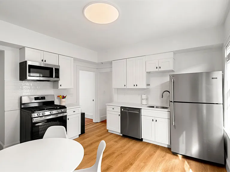 21 Sudan St #3 — Photo 10