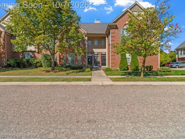 1151 Chestnut St, Pontiac, MI 48342