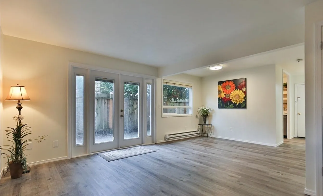 3 bed, 1038 sqft, $2,900 — Photo 4