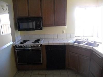 2nd image of 966 Brighton Ct