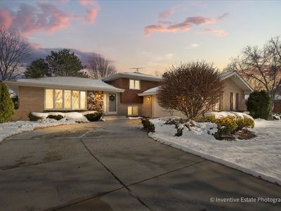 8209 Middlebury Ave, Woodridge, IL, 60517