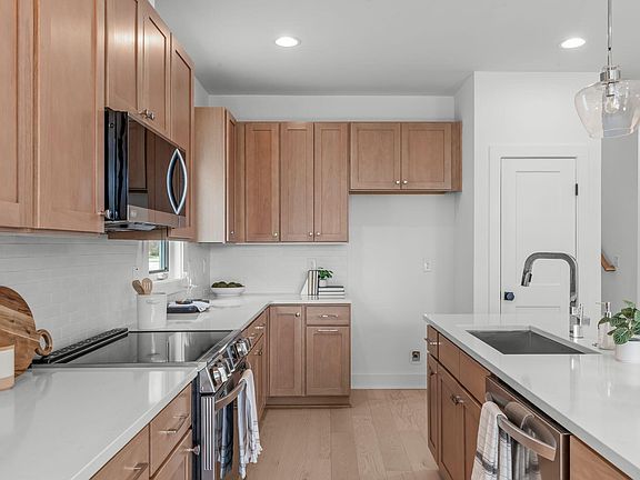 7th image of this home