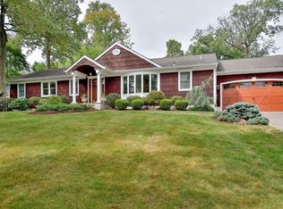 23 N Hillside Ave, Livingston, NJ 07039