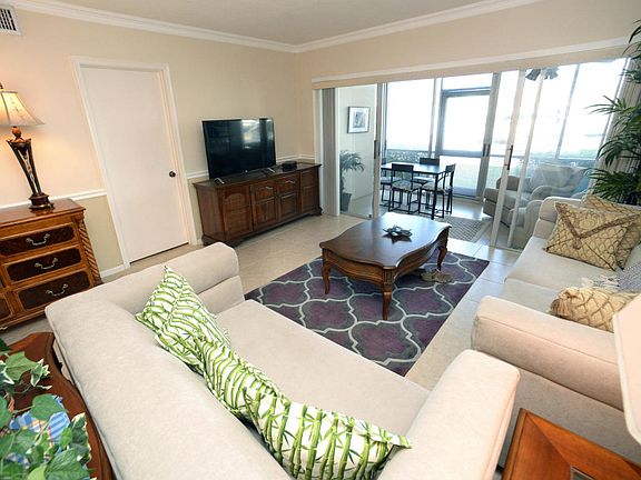 4th image of 29 Yacht Club Dr APT 104
