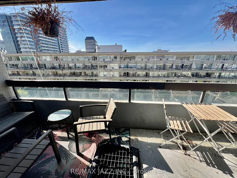 55 William St E #716 — Photo 12