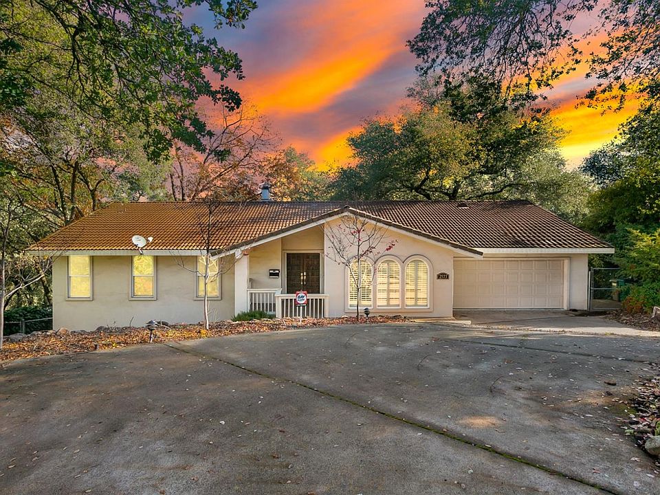 1st image of 2573 King Richard Dr
