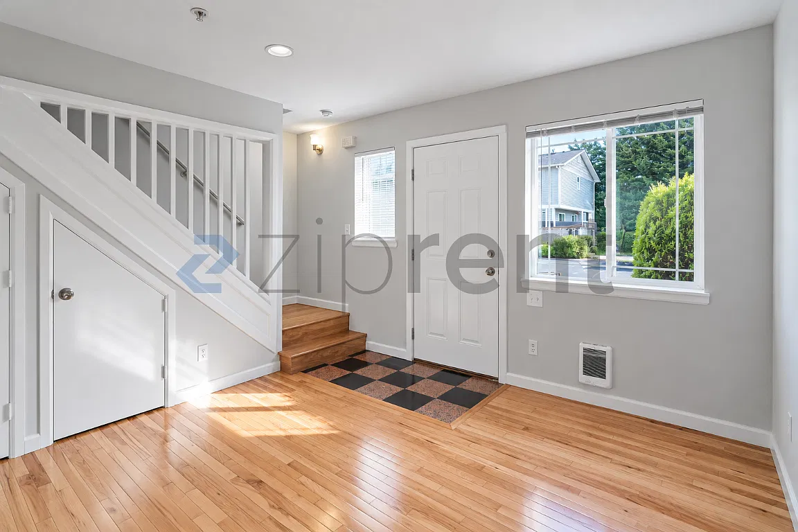2 bed, 1.5 bath, 1034 sqft, $2,200 — Photo 3