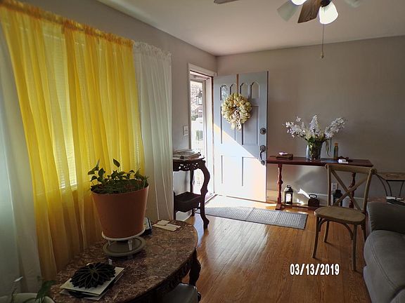 5th image of 174 Gloucester Ave