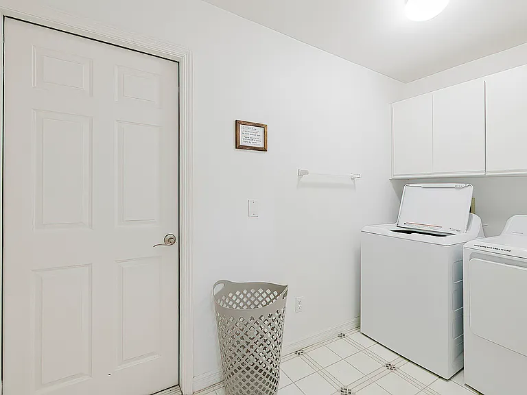 240 N Country Club Dr — Photo 48
