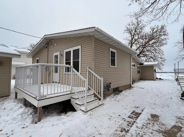 1590 W Lake Dr, Detroit Lakes, MN 56501