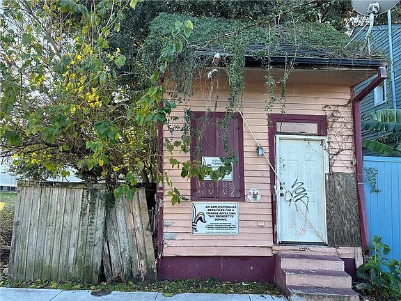4th image of 1512 Marais St